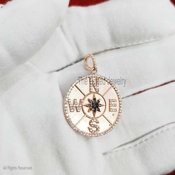 Sparkling Compass Medallion in 925 Sterling Silver