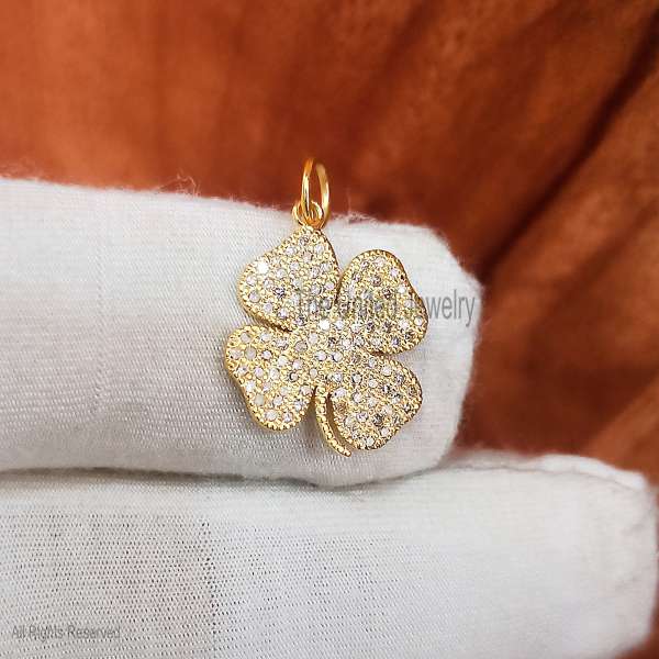 " Four-Leaf Clover Lucky Pendant in 925 Sterling Silver"