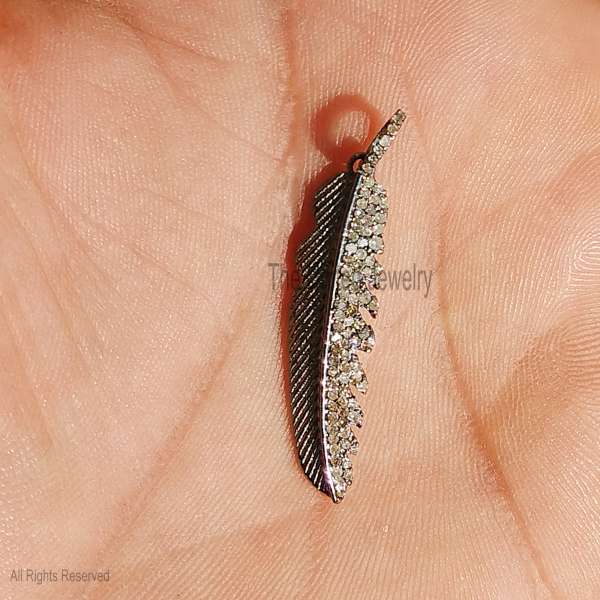 925 Sterling Silver Diamond Feather Pendant925 Sterling Silver Diamond Feather Pendant