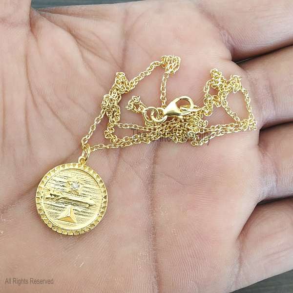 925 Sterling Silver Gold-Plated Star & Arrow Coin Pendant