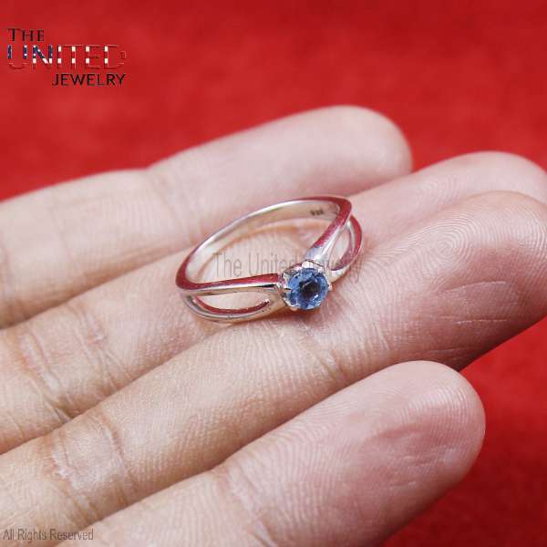 925 Sterling Silver Blue Topaz Solitaire Ring