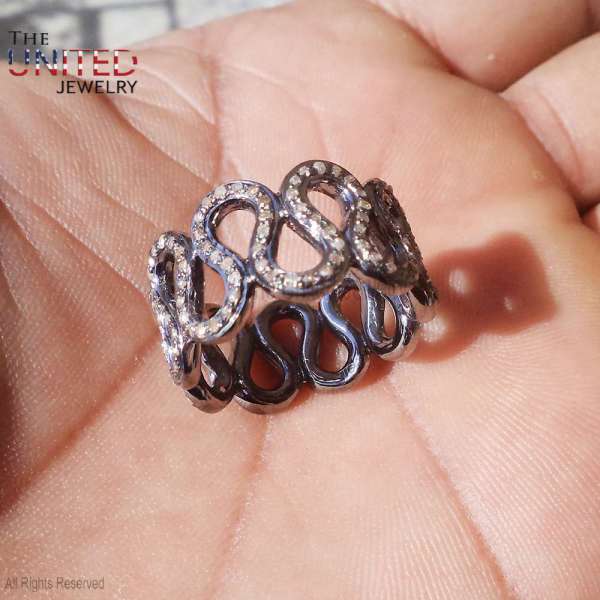 Modern Wavy Eternity Band in 925 Sterling Silver