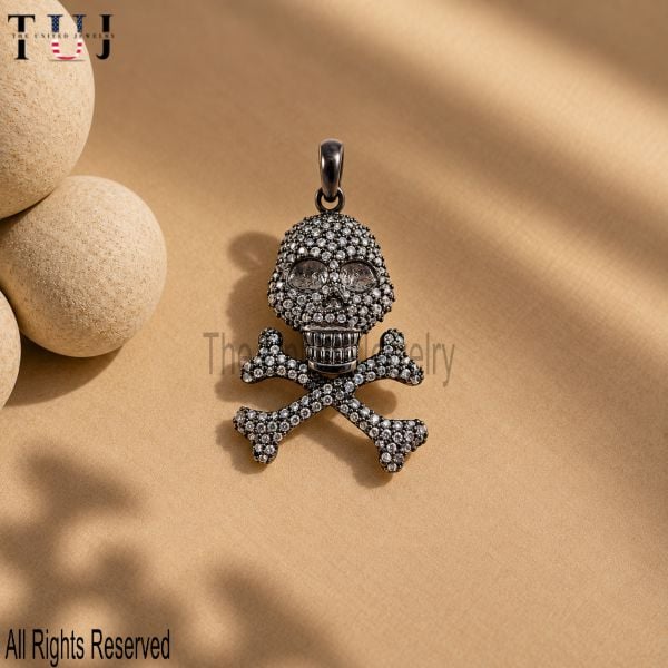 925 Sterling Silver Skull & Crossbones Pendant